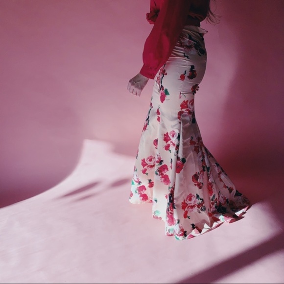 XSCAPE Floral Mermaid Tulle Layered Puff Maxi Skirt - Picture 4 of 4